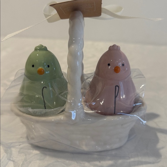 🐣Rae Dunn Pastel Bird Shakers in Basket - Picture 3 of 8